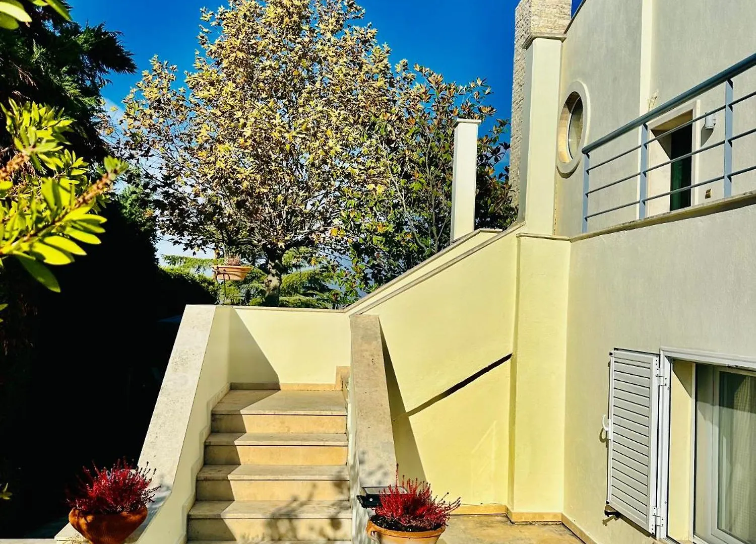 2K Eco Villa Plagiarion 0*,